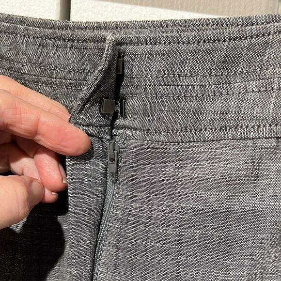 Larry Levine Grey Cropped Pants Size 8‎ - Picture 3 of 12
